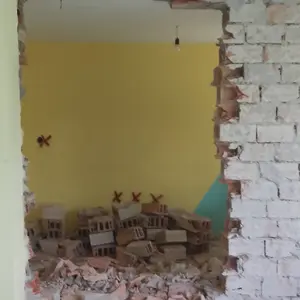 Къртене, чистене и извозване на строителни отпадъци.