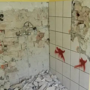 Къртене, чистене и извозване на строителни отпадъци.