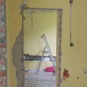Къртене, чистене и извозване на строителни отпадъци.