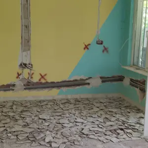 Къртене, чистене и извозване на строителни отпадъци.