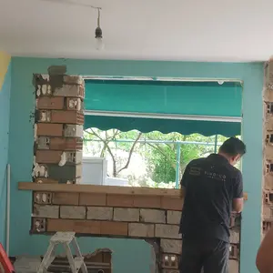 Къртене, чистене и извозване на строителни отпадъци.