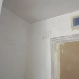[S02484] - Левски зона Г - Кирил - Полагане на грунд преди боядисване по таван - Антре