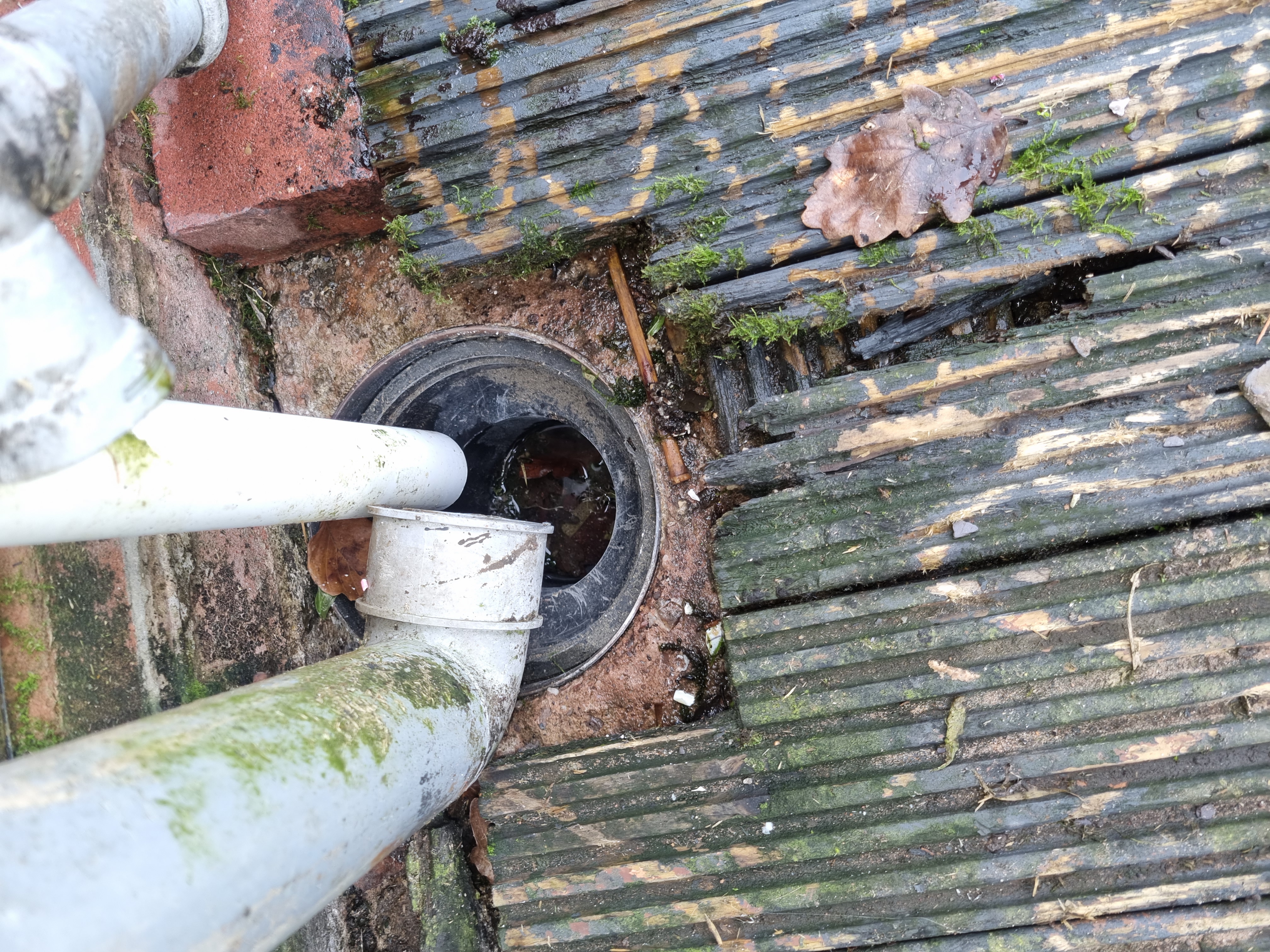 Blocked drain cleared using high-pressure water jetting in Wolverhampton WV1