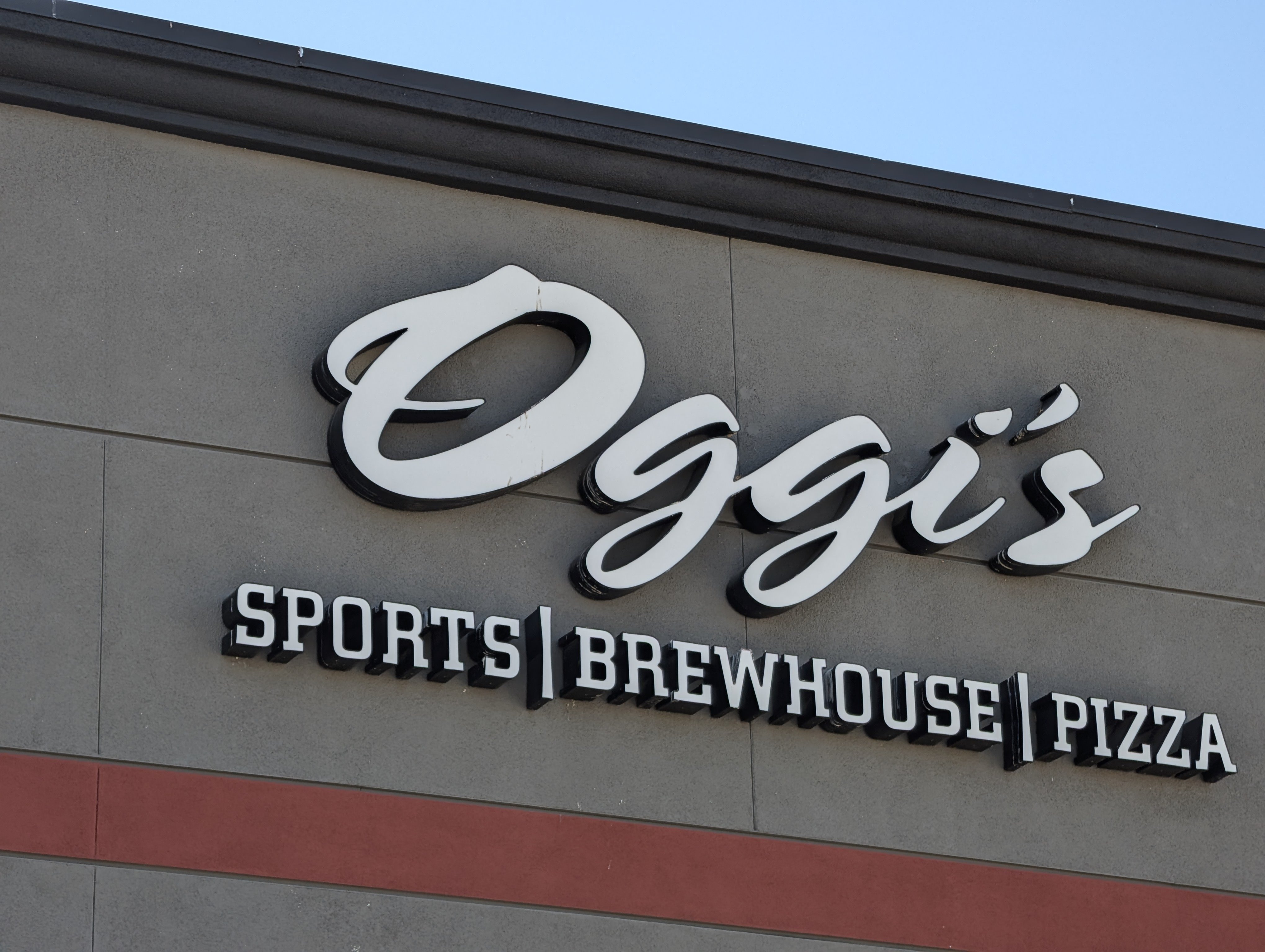 Oggi's Sports | Brewhouse |Pizza logo