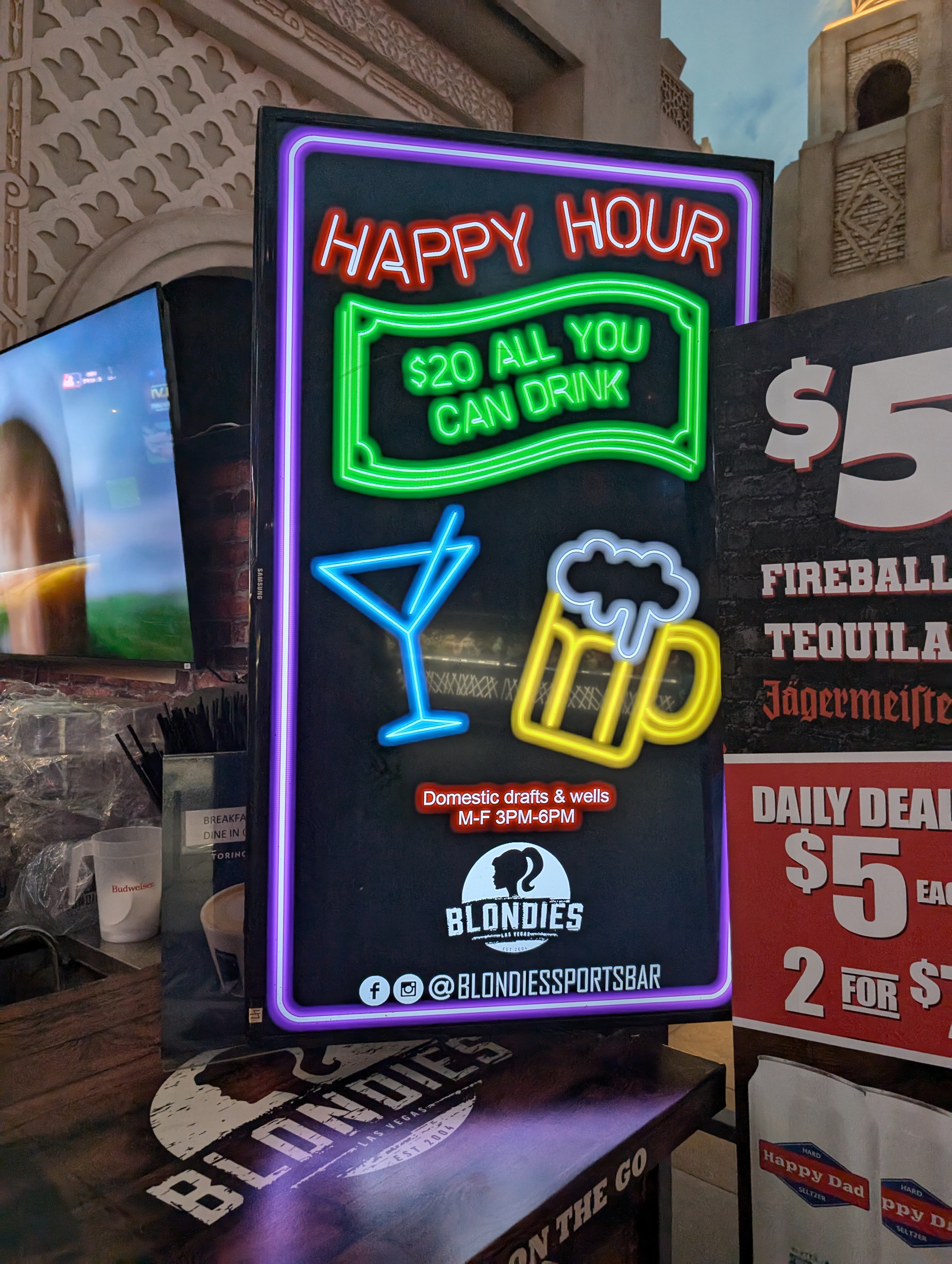 Blondies Sports Bar & Grill photo 2