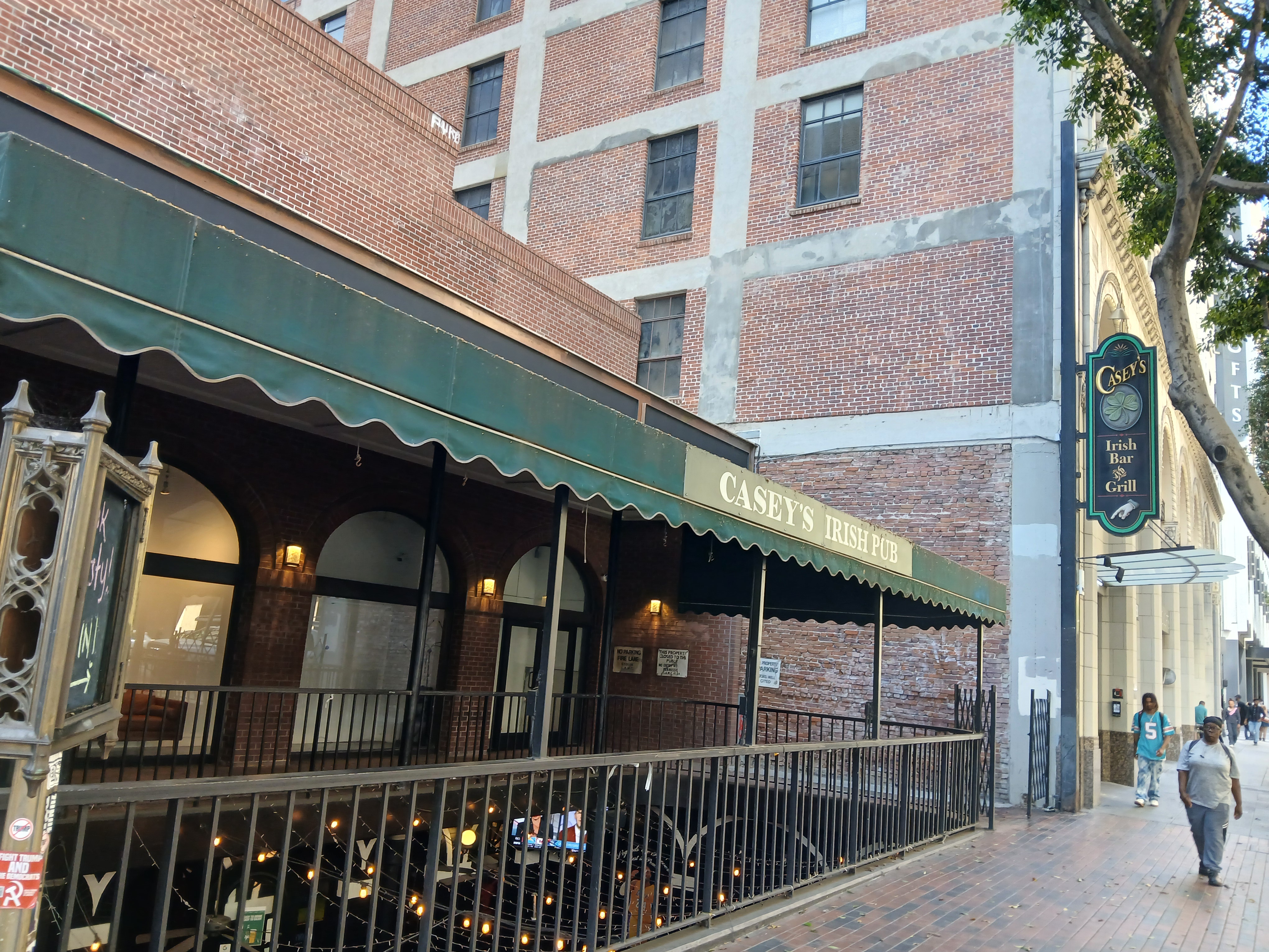 Casey's Irish Pub