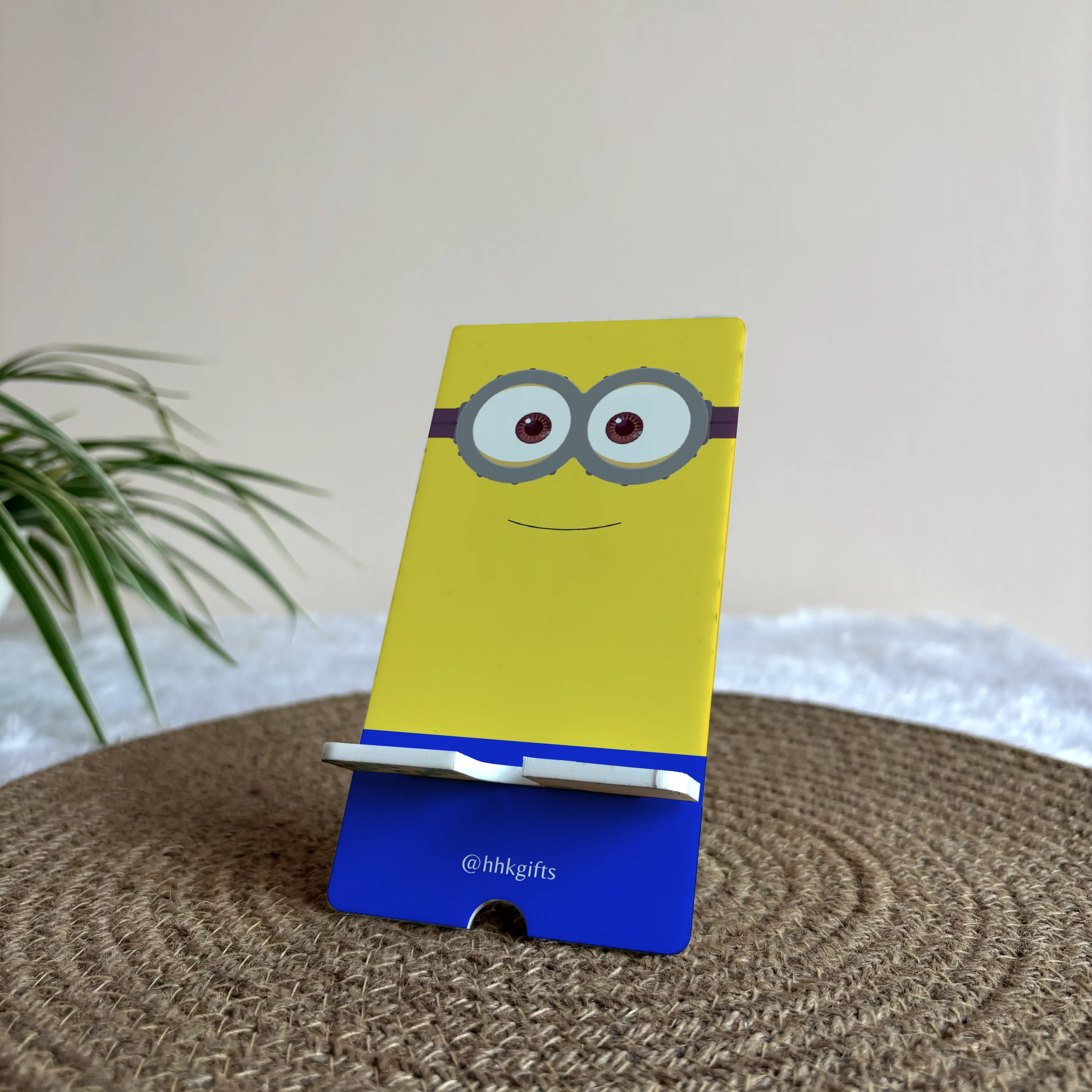 MINION PHONE STAND