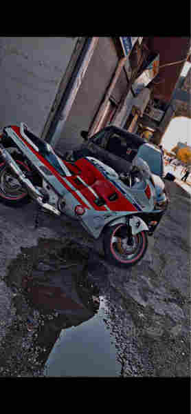 بەتح CBR1000f بۆ فرۆشتن