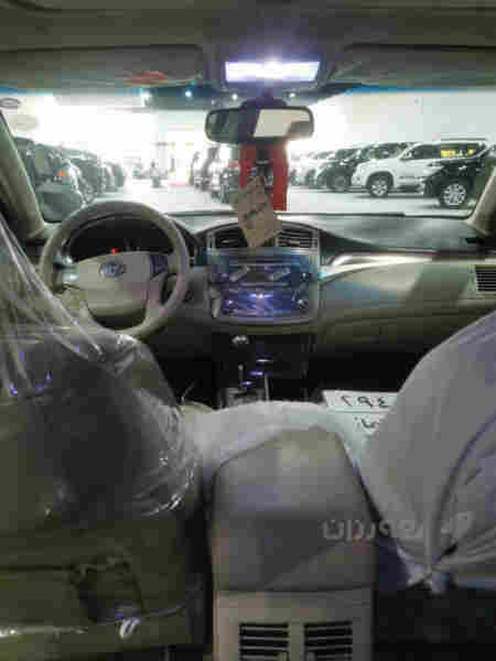تۆیوتا ئەڤەڵۆن 2012 مانگی 11