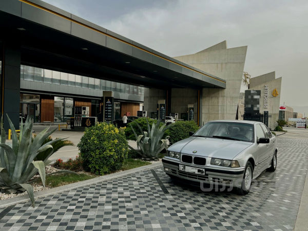 BMW 320 i_A V6 1992 - 6