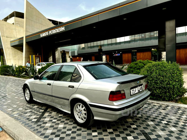 BMW 320 i_A V6 1992 - 2