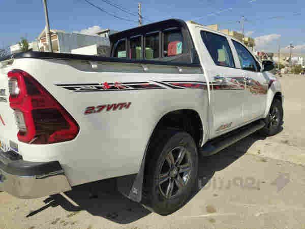 Toyta Hilux  - 4