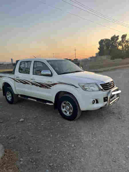 توێتا هایلۆکس 