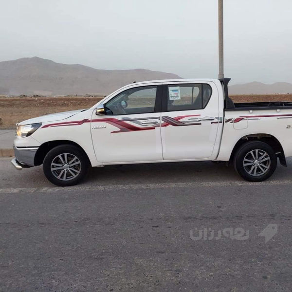 تۆیۆتا هایلۆکس 2019 پارچە ڕەش 