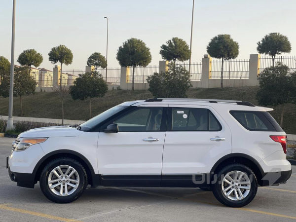 Ford  Explorer   - 3