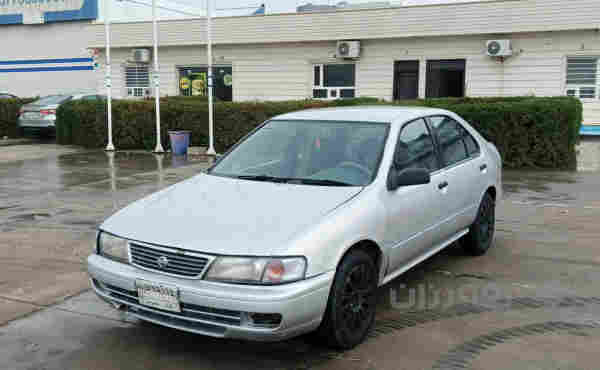 Nissan sunny - 2