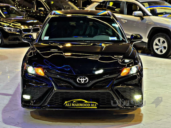 Toyota Camry SE + Plus - 3
