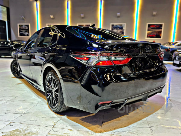 Toyota Camry SE + Plus