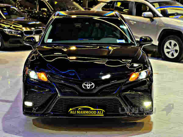 Toyota Camry SE + Plus - 3