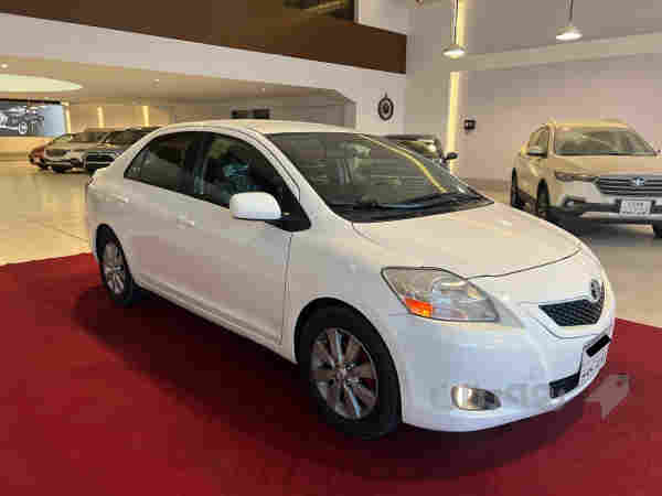 تویتا یارس 2013 بێ بۆیاخ - 2