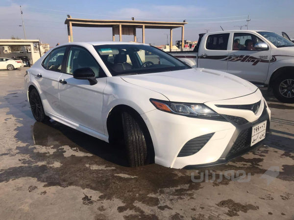 Camry 2020 se black top  - 4