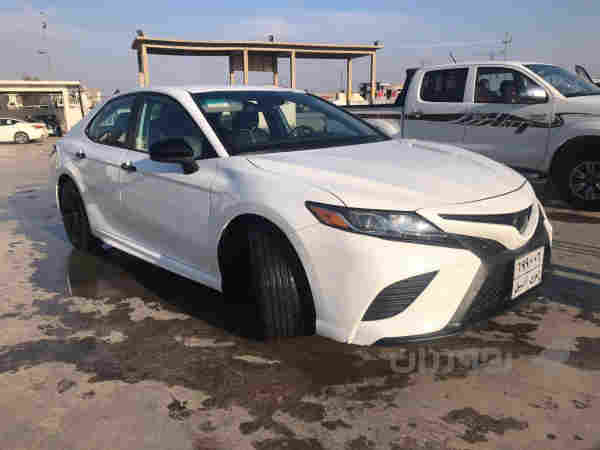 Camry 2020 se black top  - 4