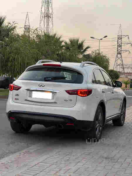 انفنتی VQ70 خلیجی بۆ فرۆشتن مۆدێلی 2015،  - 2