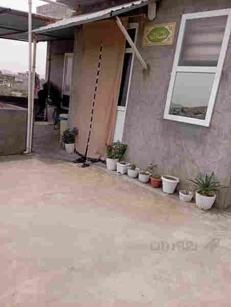 ئەم خانوە بۆ فرۆشتن دووقاتە ڕووبەرەکەی 300 مەترە خانوەکە 200 