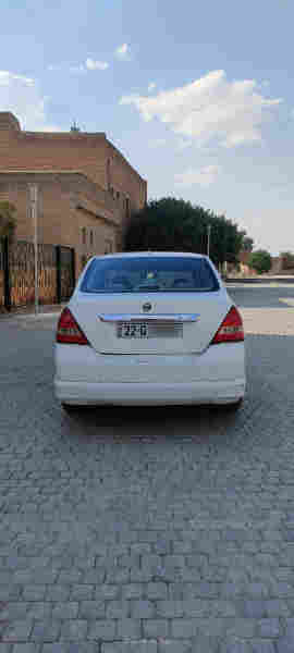 Nissan tida 2009 - 2