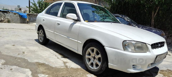 هوندائە کسێنت مۆدێل2000