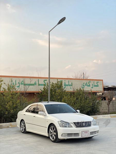 تۆیۆتا کراون شاهانە مواسەفات Athlete  - 2