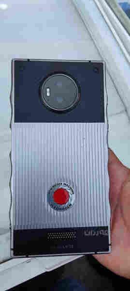 red hydrogen one - 2