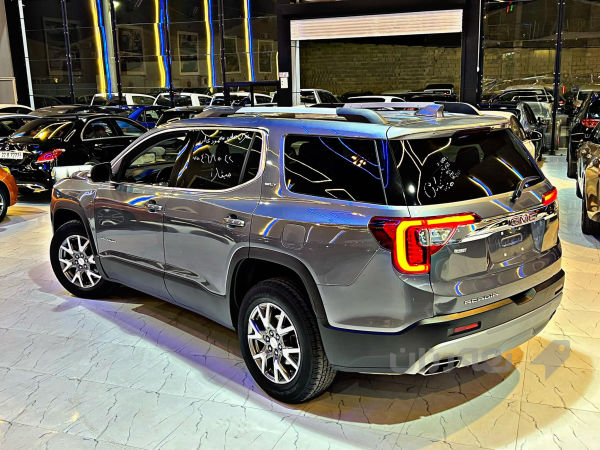 GMC Acadia  2021 جديد 