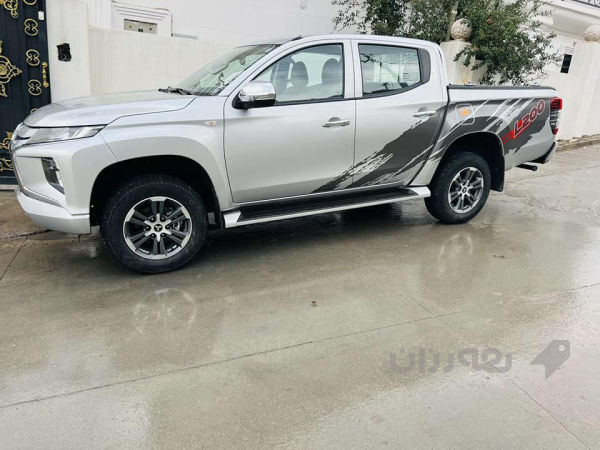 میستروبۆشی L200 2022 قەزافی یەک دەستە