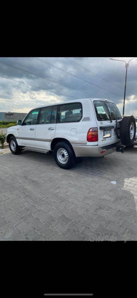 مۆنیکا 2002 سێ ڕبع ناوزەرد - 2