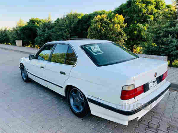 BMWبۆفڕۆشتن 