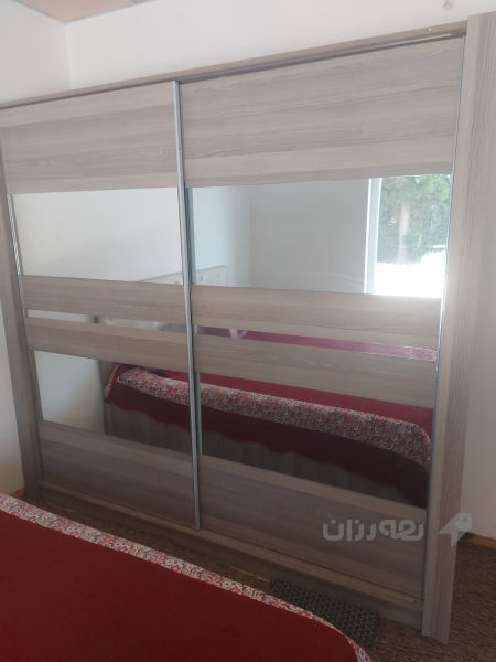 بۆ فرۆشتن.... تەنها قاچی ژێر دۆشەکەکەی شکاوە. شوێن
