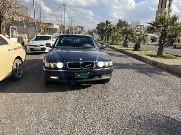 Bmw740i. V8 - 2