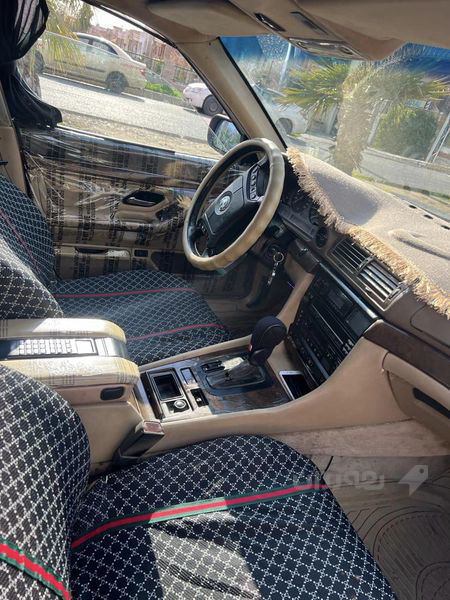 Bmw740i. V8 - 3