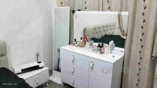 تاخمی نوستن  - 2