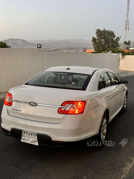 ford taurus 2011 spi  SE