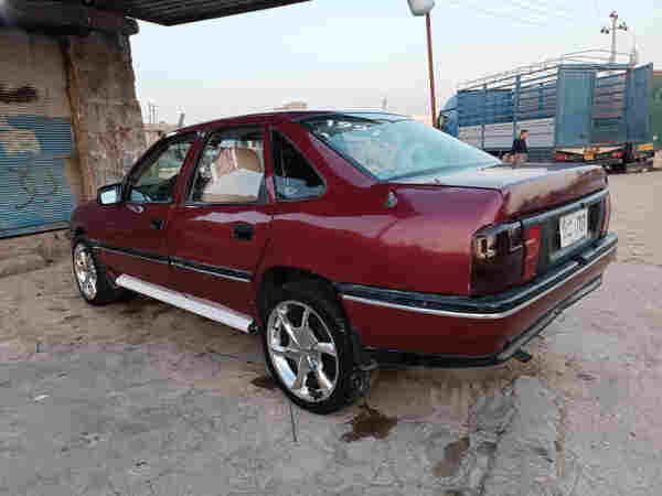 ئۆپڵ ڤیکترا 1991  - 2