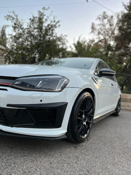 Volkswagen Golf GTi - 3