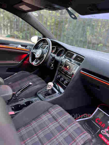 Volkswagen Golf GTi - 4