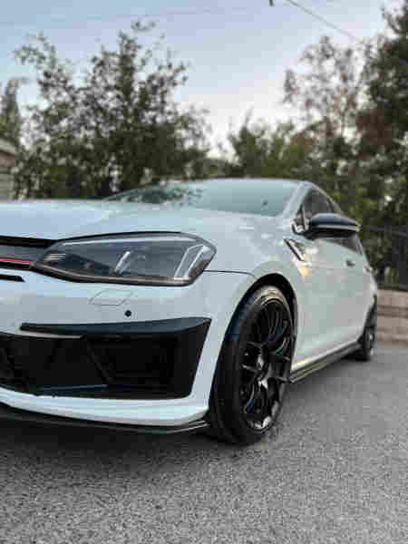 Volkswagen Golf GTi - 3