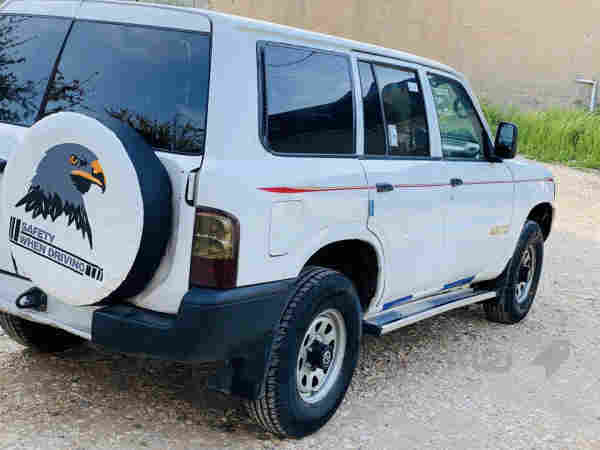 نیسان  پترۆل  2001   - 3