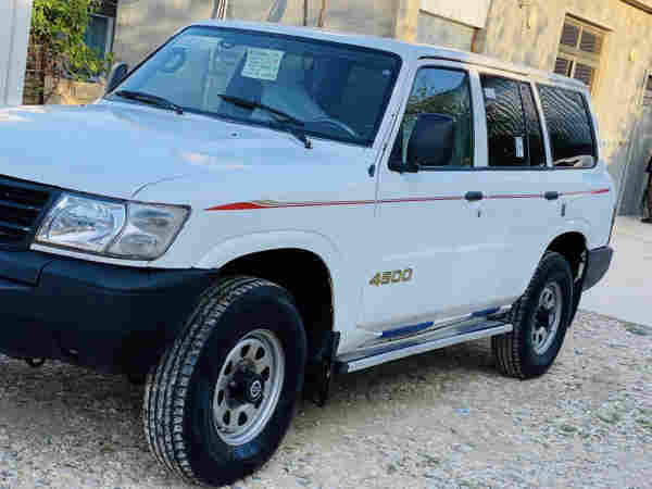 نیسان  پترۆل  2001  