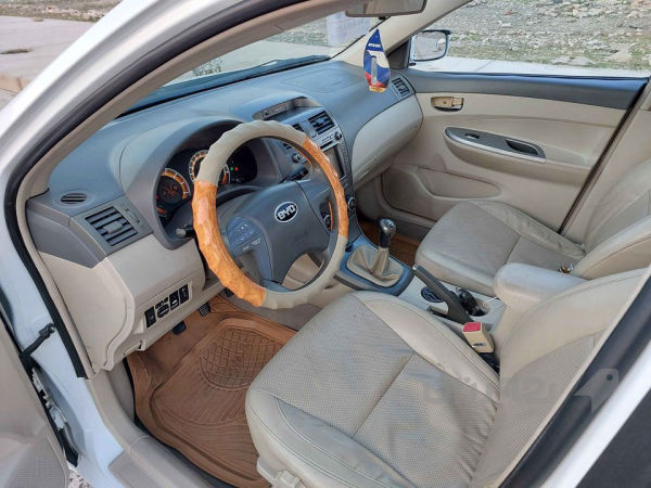 بی وایدی F3 ی 2014  - 2