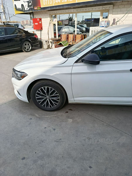 جیتا S 2021 ڕەنگی سپی  مەکینە 14ی تۆربۆ - 5