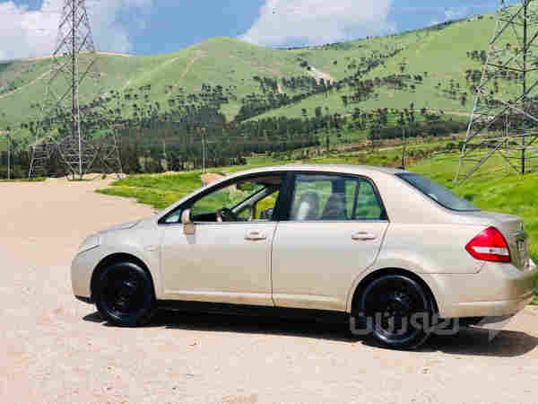 نیسان تیدا 2009 - 2